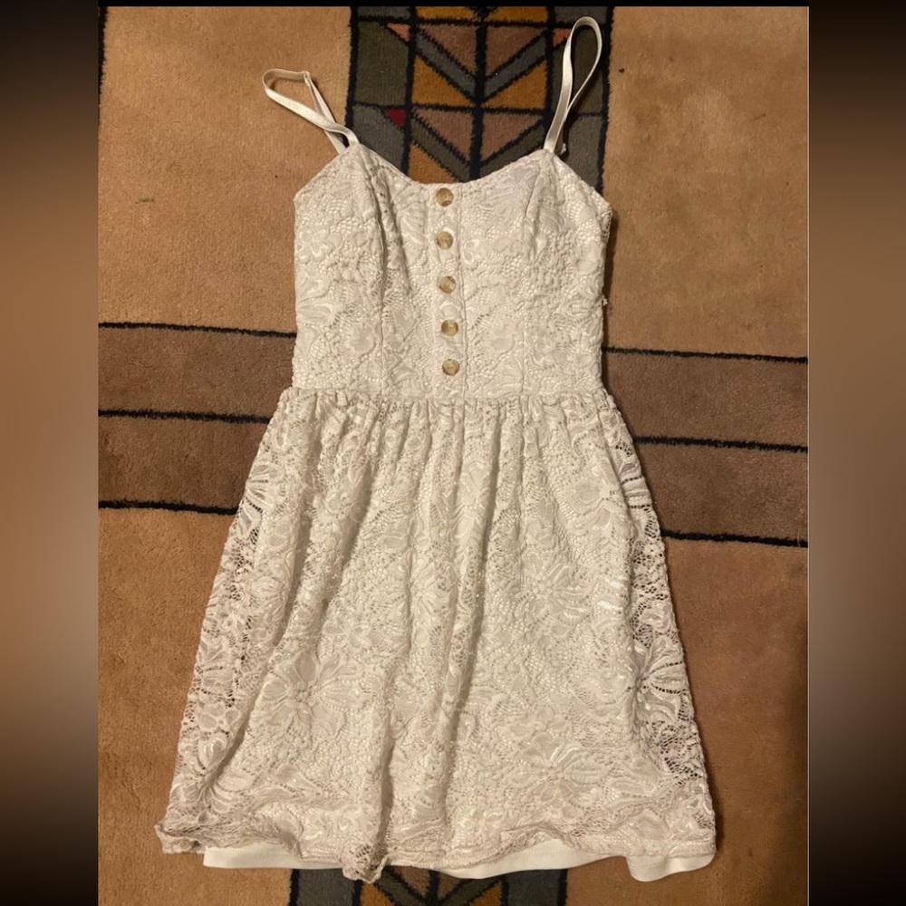 Women’s White Dress